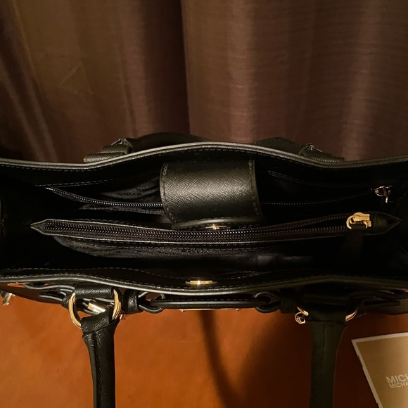NWT Michael Kors - Hamilton EW Satchel - Black - Leather w/shoulder strap. - Picture 4 of 11